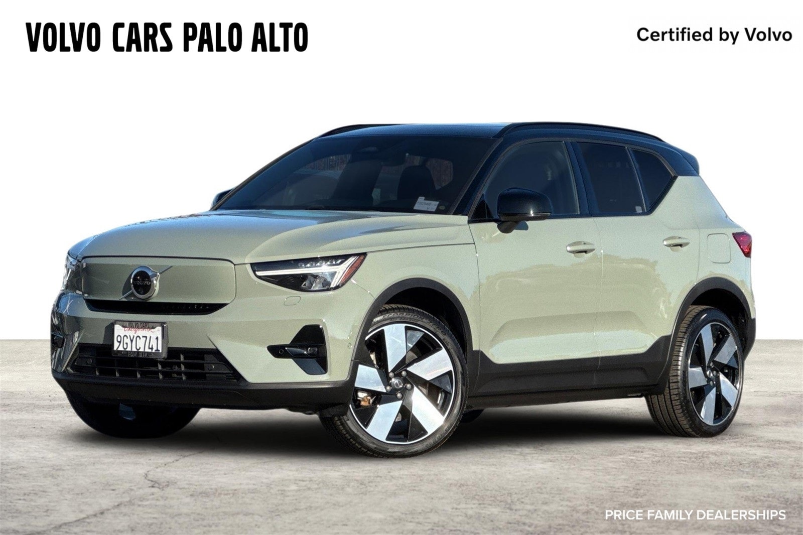 2023 Volvo XC40 Ultimate's photo