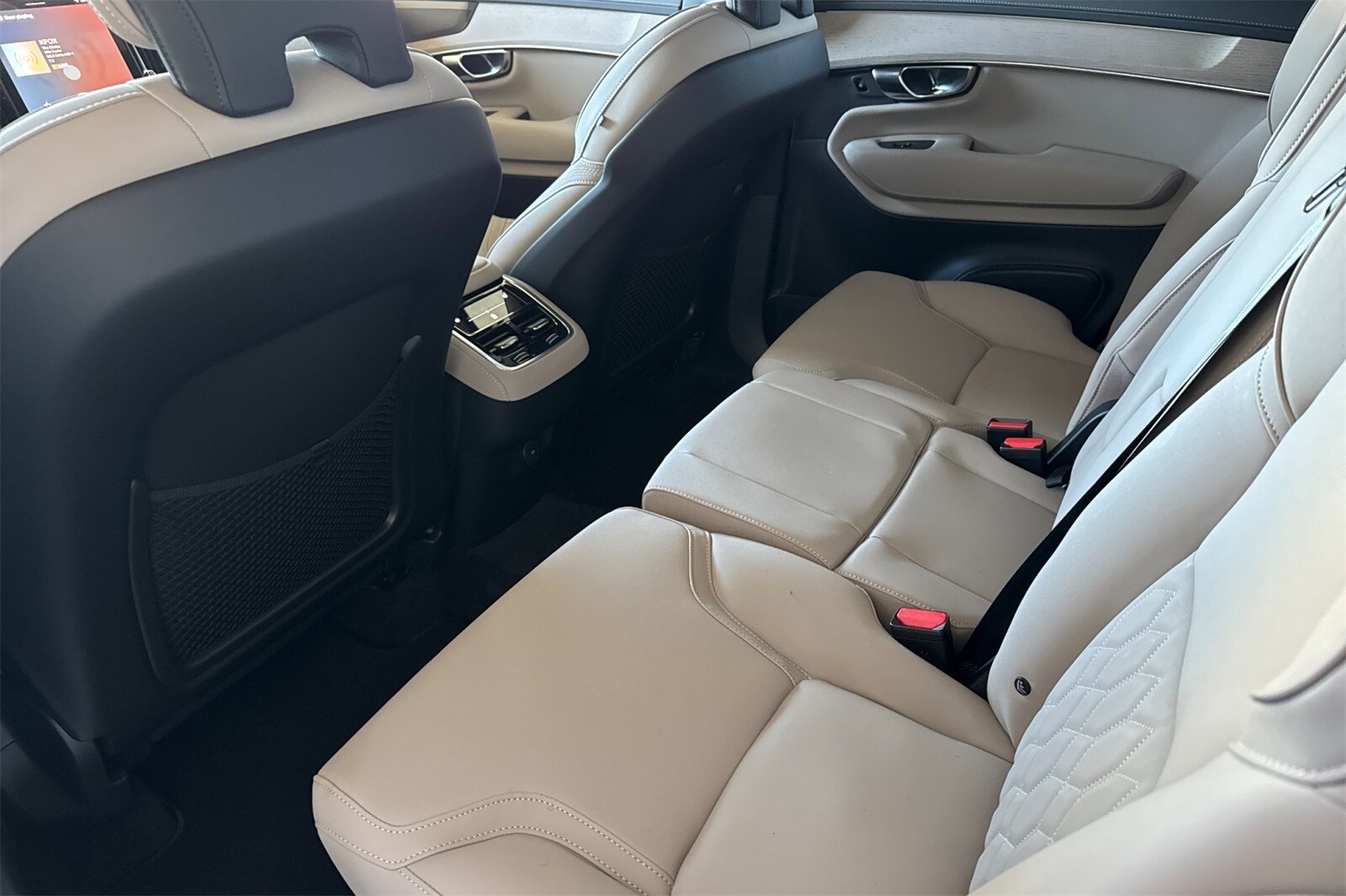 2026 Volvo XC90 Plus photo 4