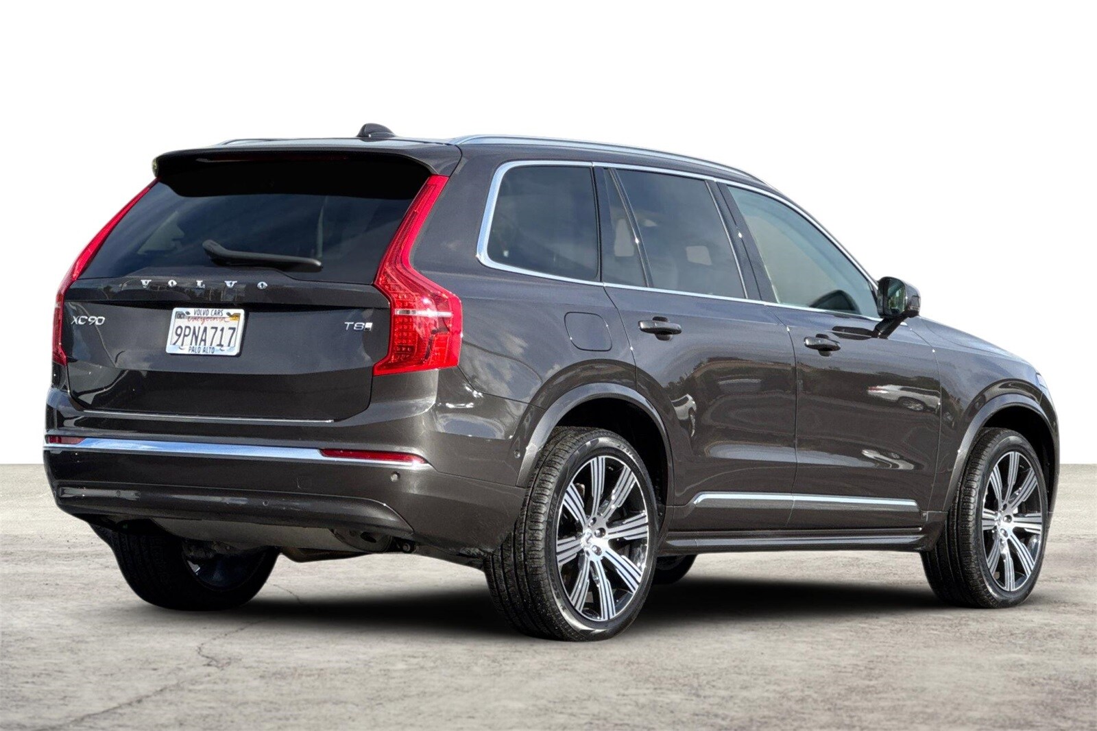 2025 Volvo XC90 T8 Plus photo 3