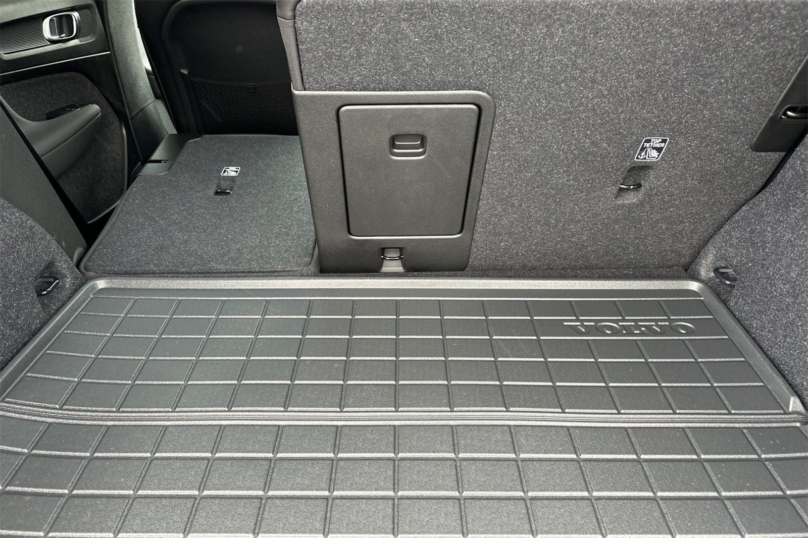 2025 Volvo XC40 Core - Photo 14