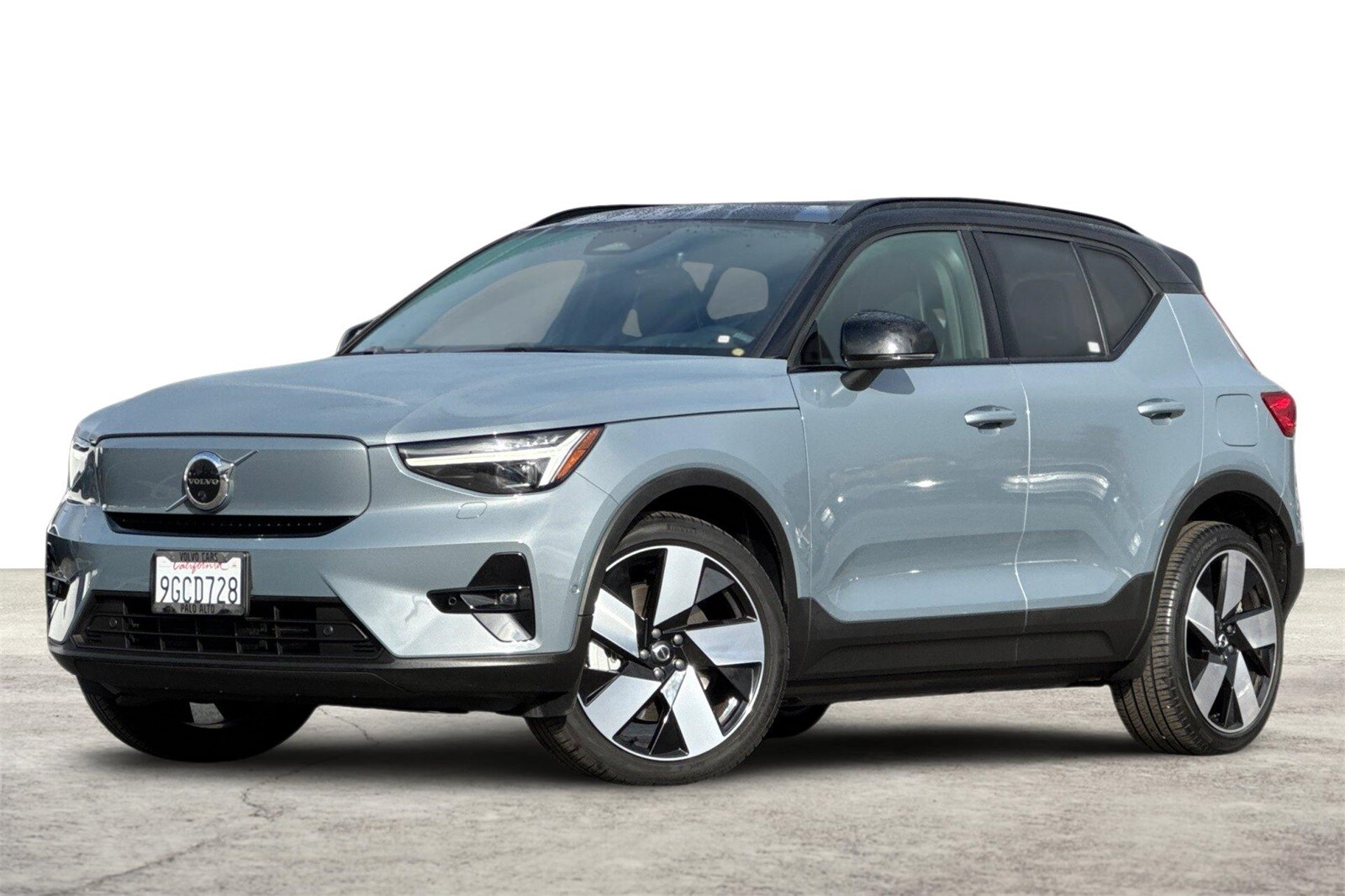 2023 Volvo XC40 Recharge Ultimate photo 2