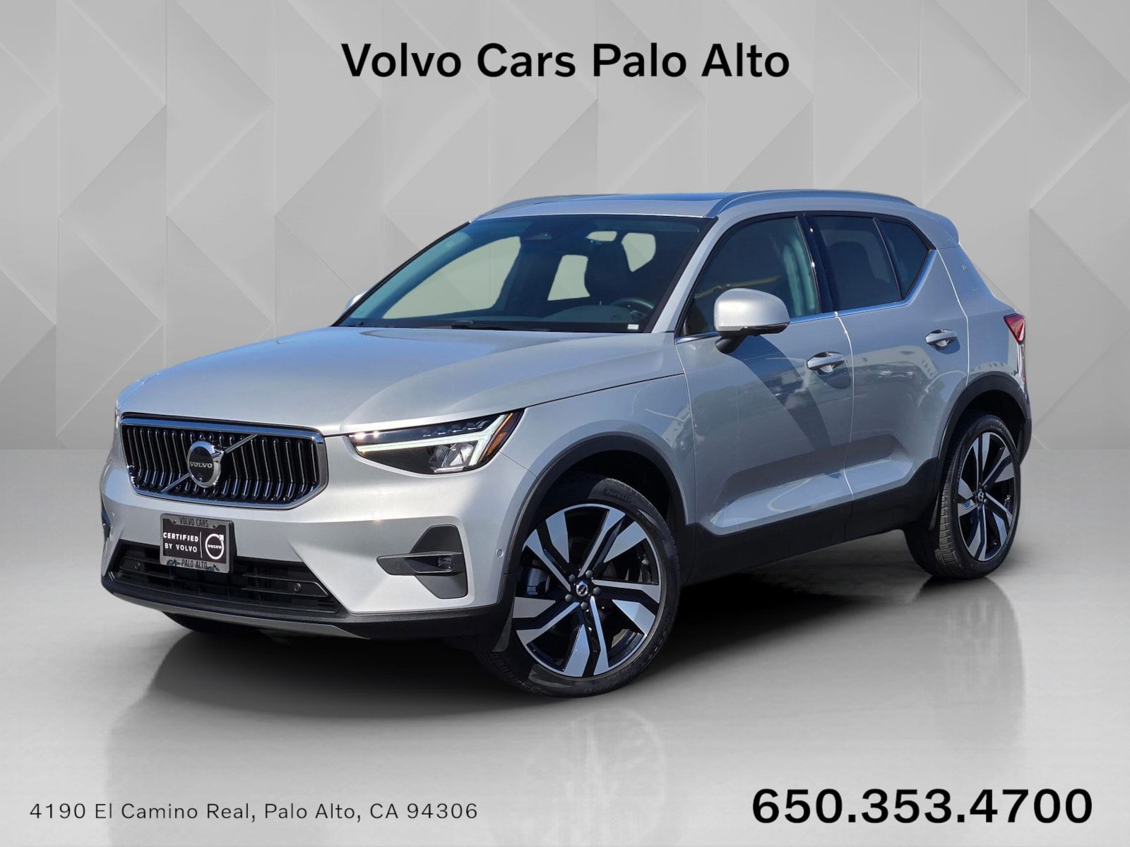 2025 Volvo XC40 B5 Plus Bright AWD's photo