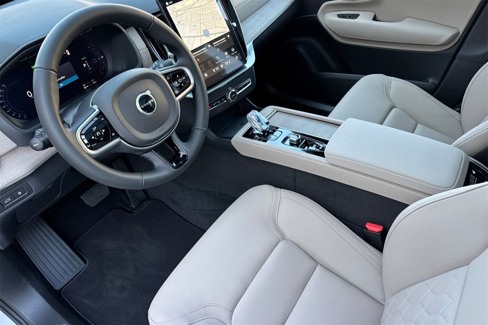 2026 Volvo XC90 Plus - Photo 11