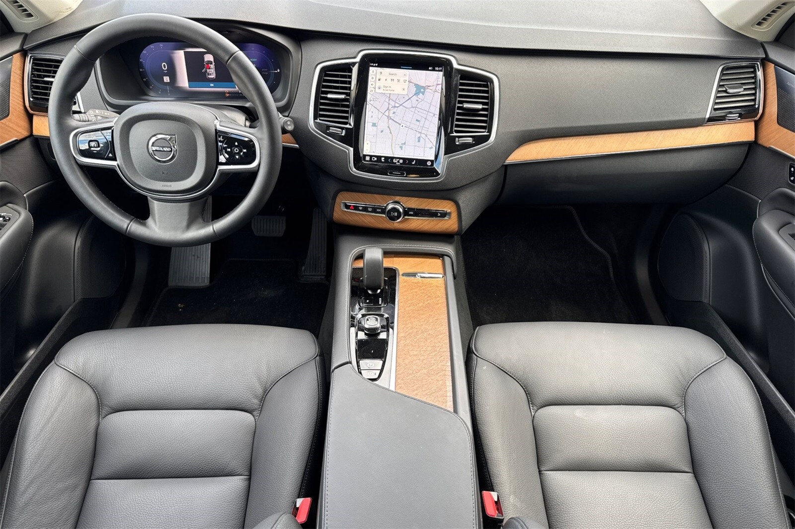 2025 Volvo XC90 T8 Plus photo 4