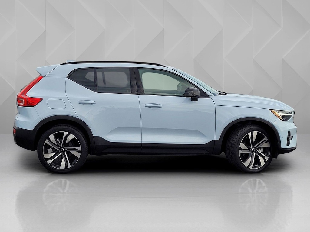 Certified 2024 Volvo XC40 Ultimate SUV