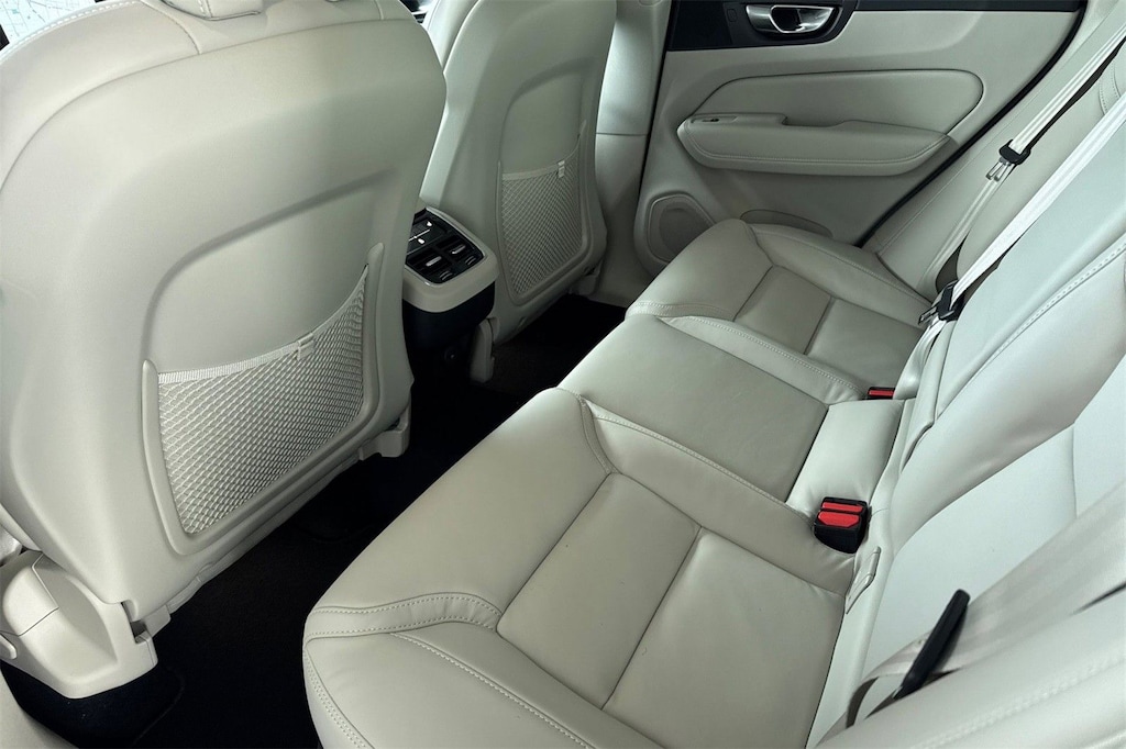 New 2026 Volvo XC60 B5 Ultra SUV