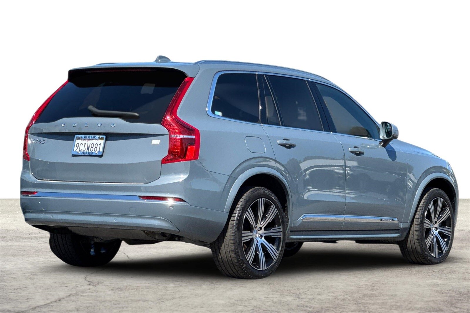 2023 Volvo XC90 Recharge T8 Core photo 3