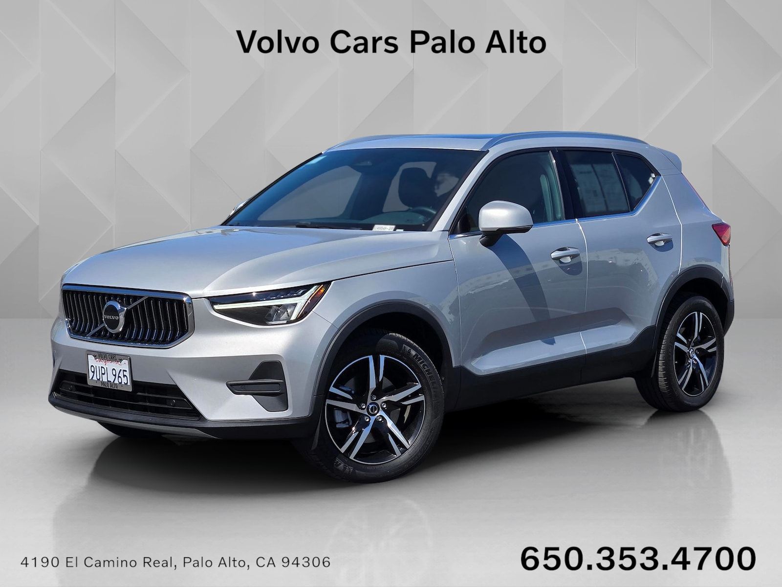 2025 Volvo XC40 B5 Core Bright AWD's photo