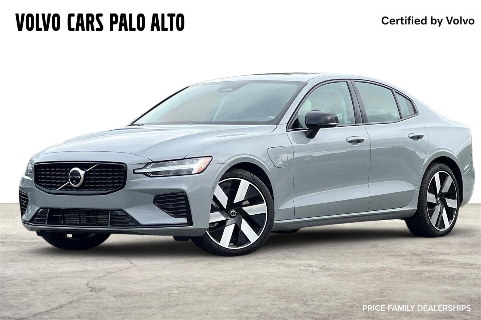 2025 Volvo S60 Plus's photo