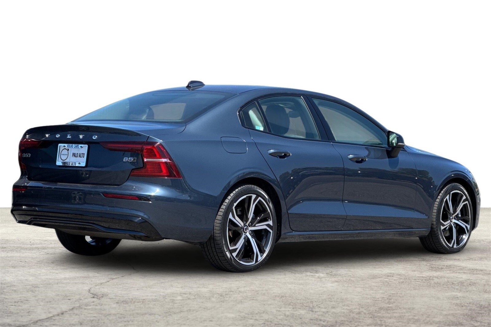 2025 Volvo S60 Core photo 3