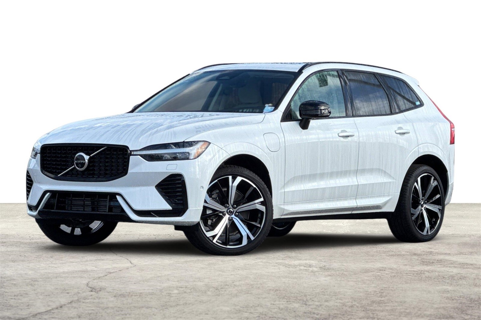 2024 Volvo XC60 Recharge Hybrid Ultimate photo 2
