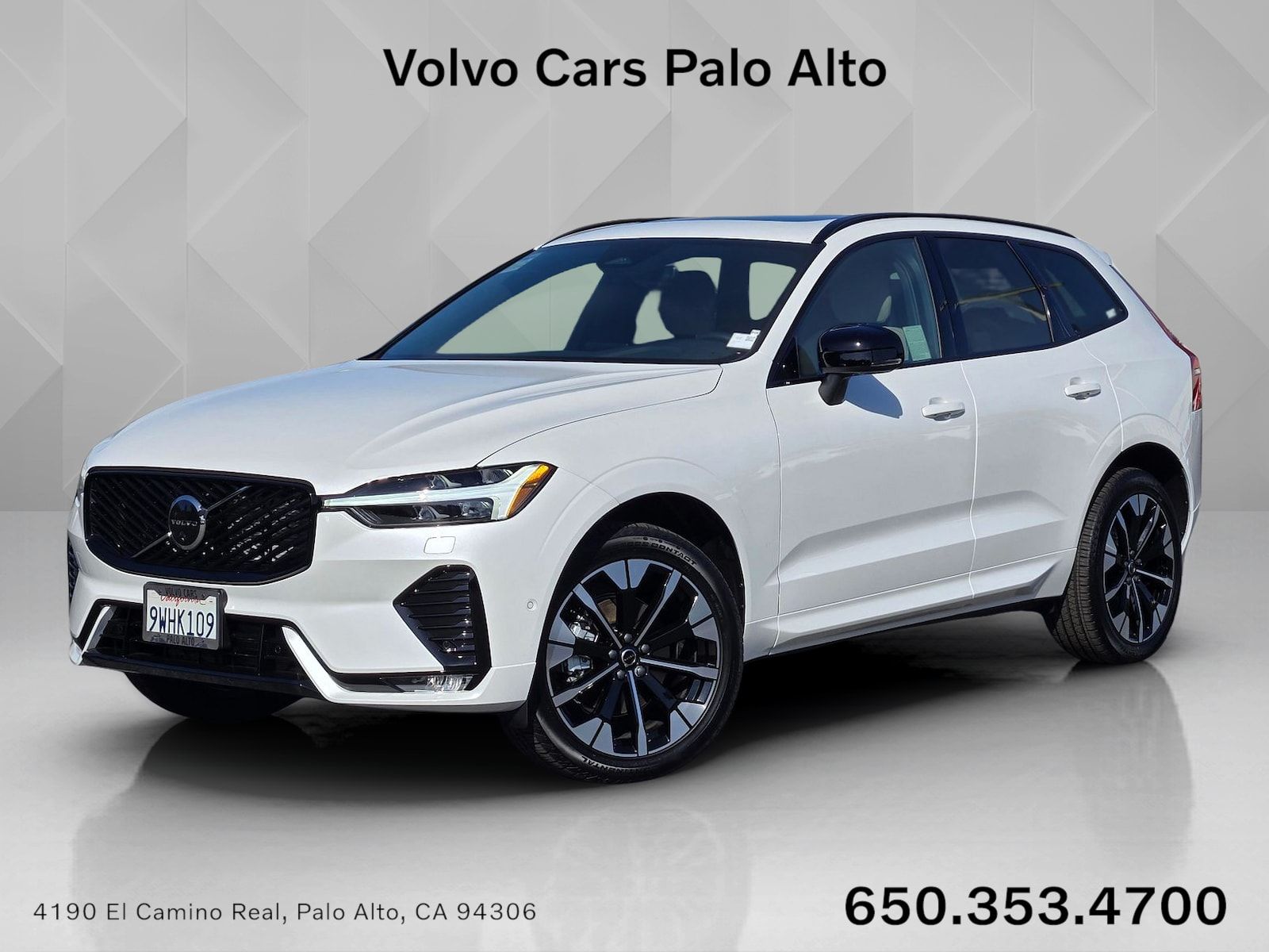 2026 Volvo XC60 B5 Plus Dark AWD's photo
