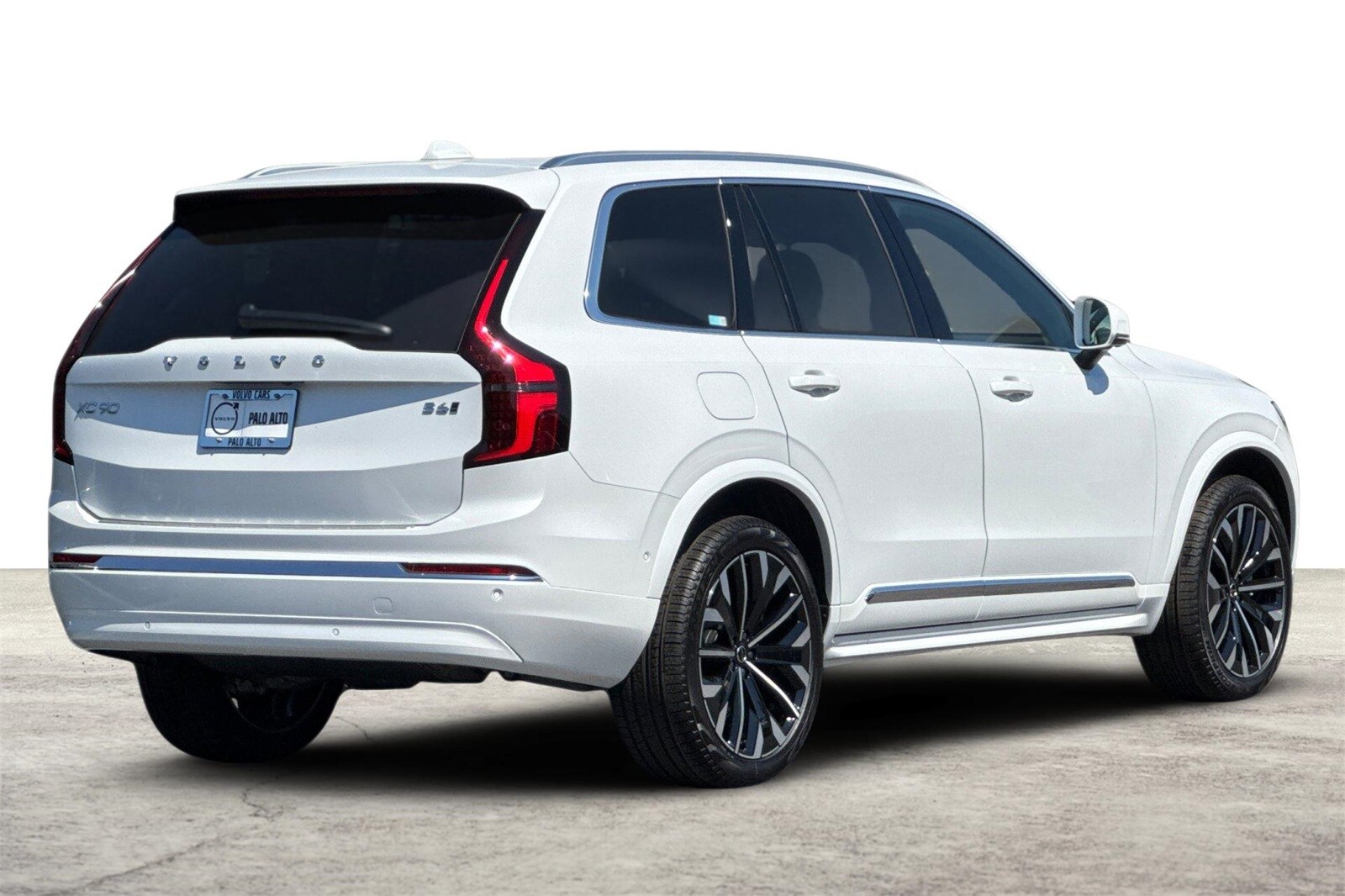 2026 Volvo XC90 Plus photo 2