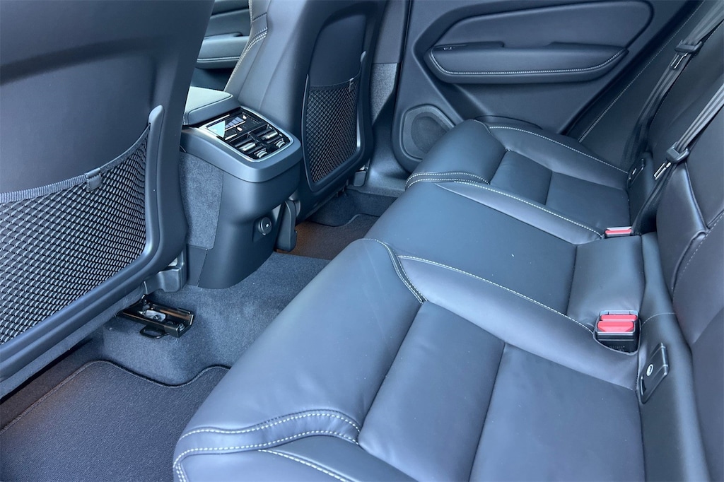 New 2025 Volvo XC60 B5 Ultra Black Edition SUV