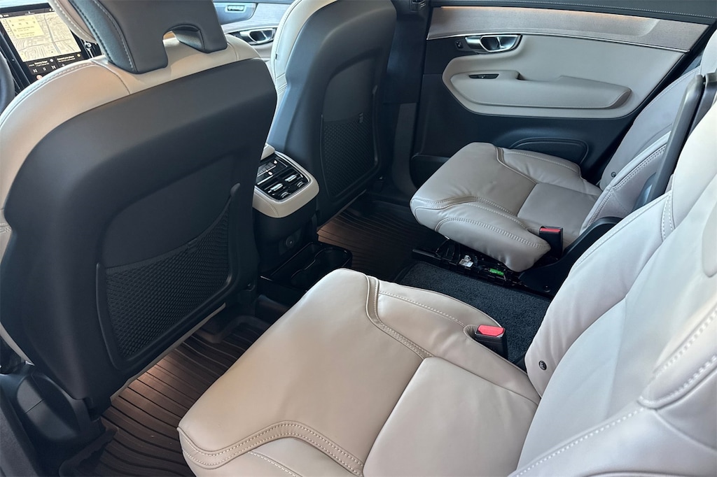 New 2026 Volvo XC90 B6 Ultra Dark Theme 6-Seater SUV