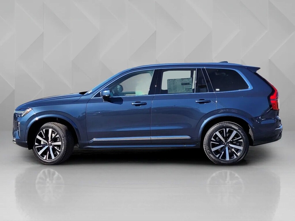 New 2026 Volvo XC90 B5 Core SUV