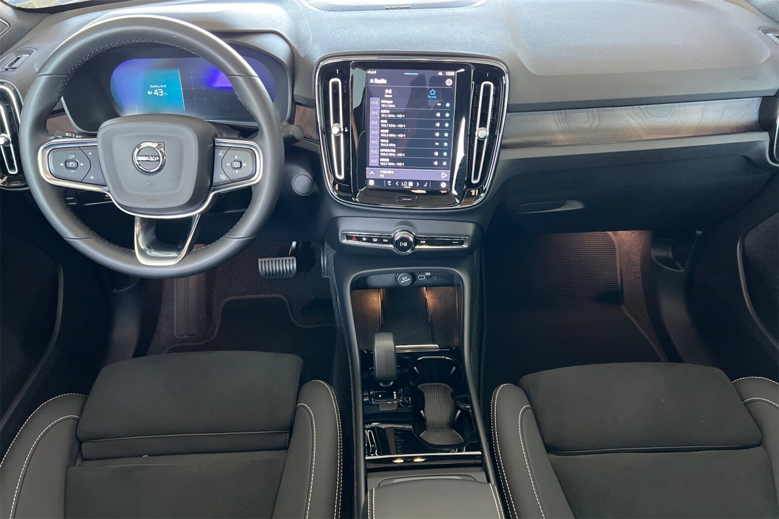 2023 Volvo C40 Recharge Ultimate photo 4