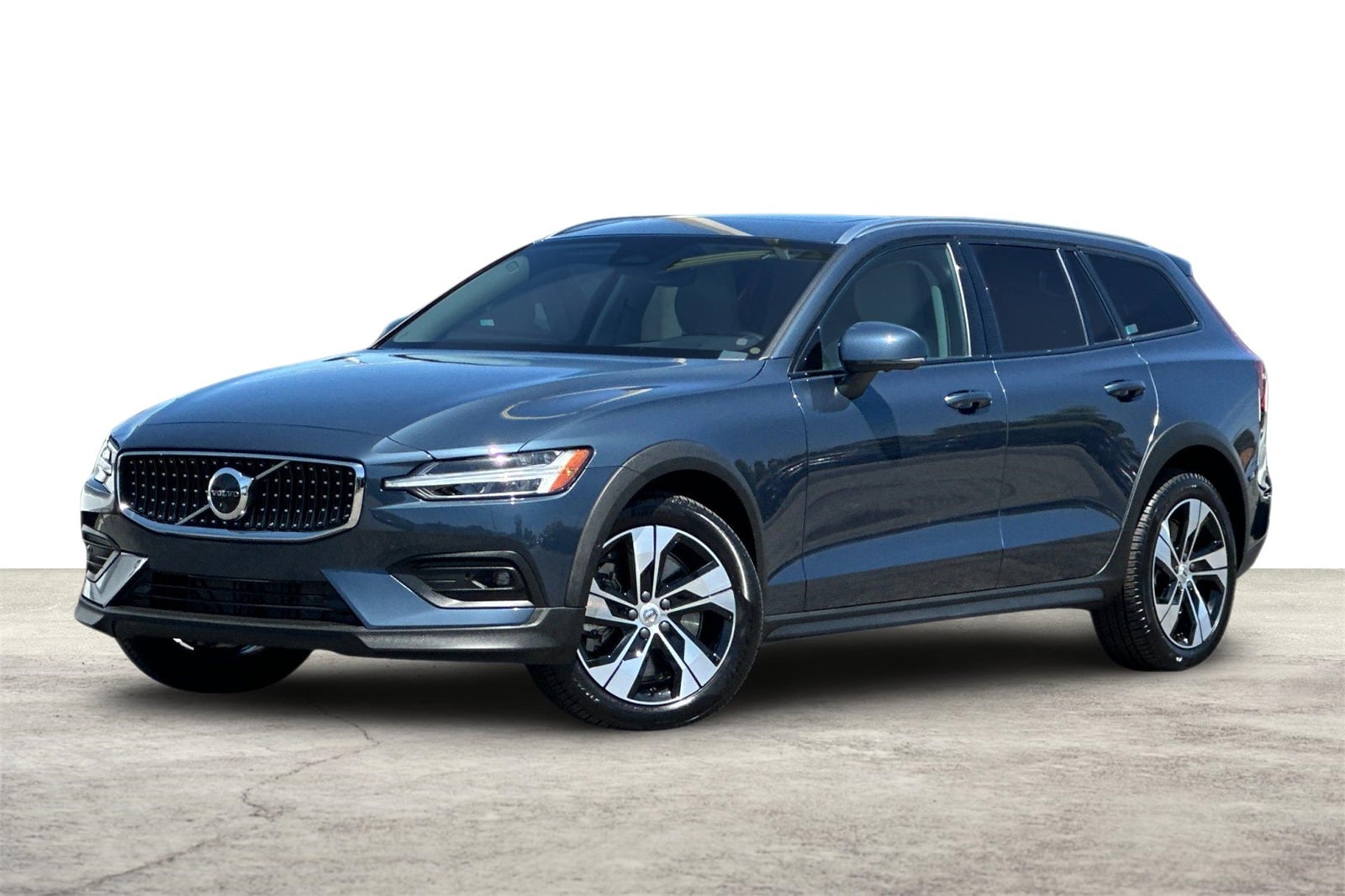 Certified 2024 Volvo V60 Cross Country Plus with VIN YV4L12WY7R2135686 for sale in Palo Alto, CA