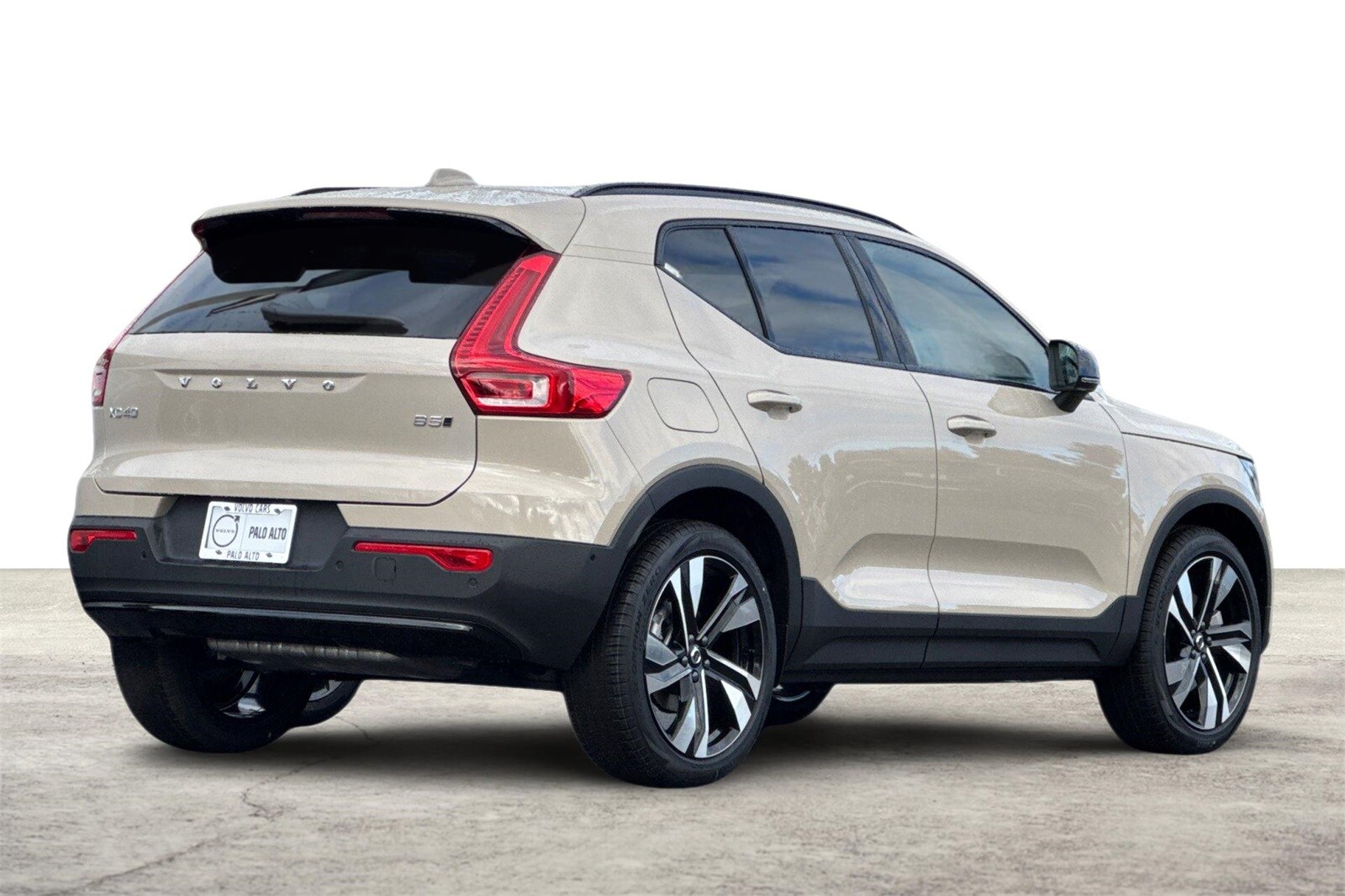 2026 Volvo XC40 Plus photo 2