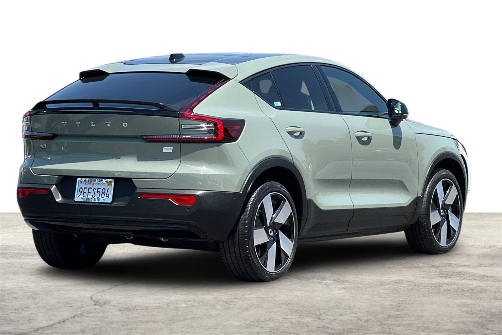 2023 Volvo C40 Recharge Ultimate photo 3