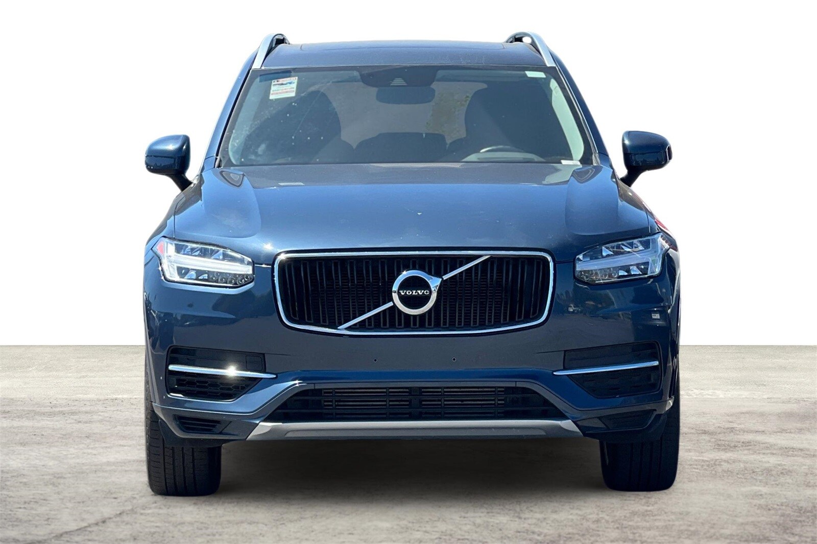 2019 Volvo XC90 T8 Momentum photo 2