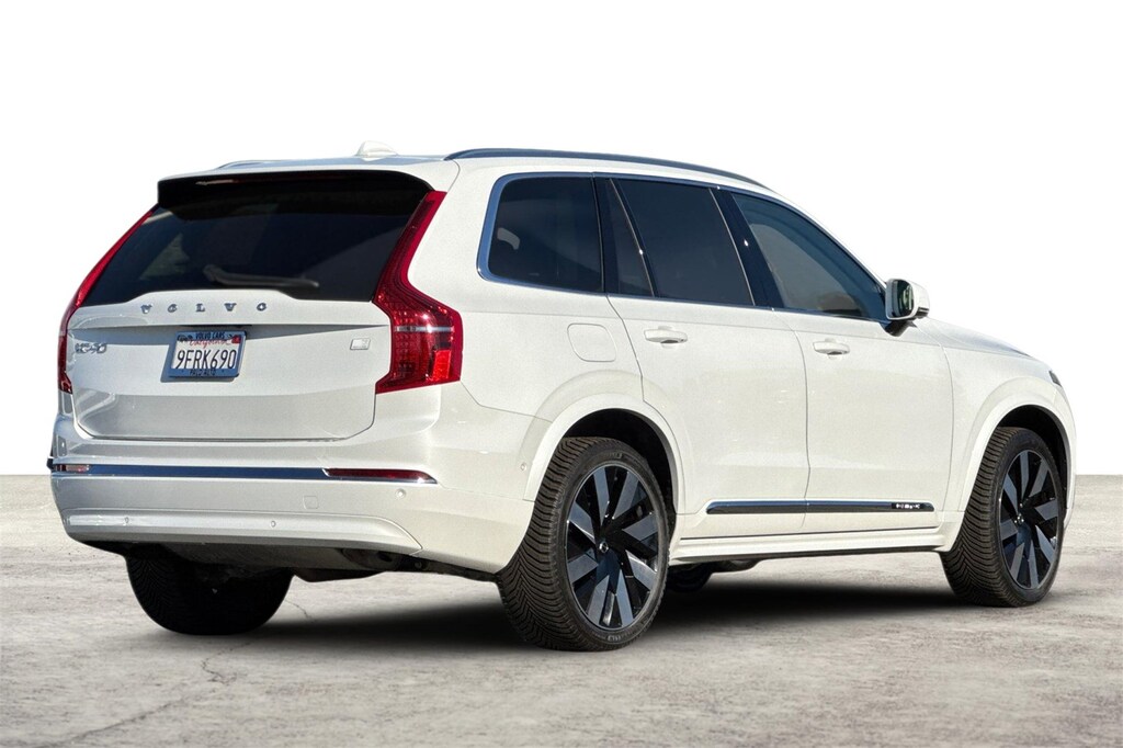 Certified 2023 Volvo XC90 Recharge Plug-In Hybrid Ultimate SUV