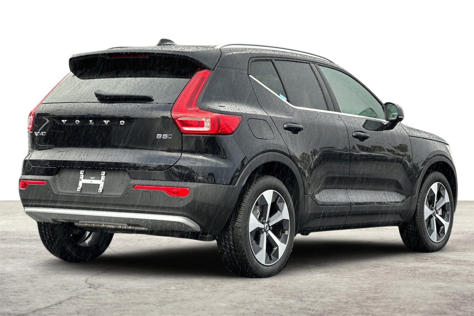 2025 Volvo XC40 Core photo 2