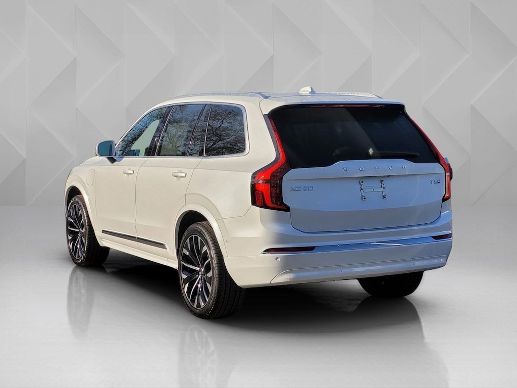 New 2026 Volvo XC90 plug-in hybrid T8 Plus 7-Seater SUV