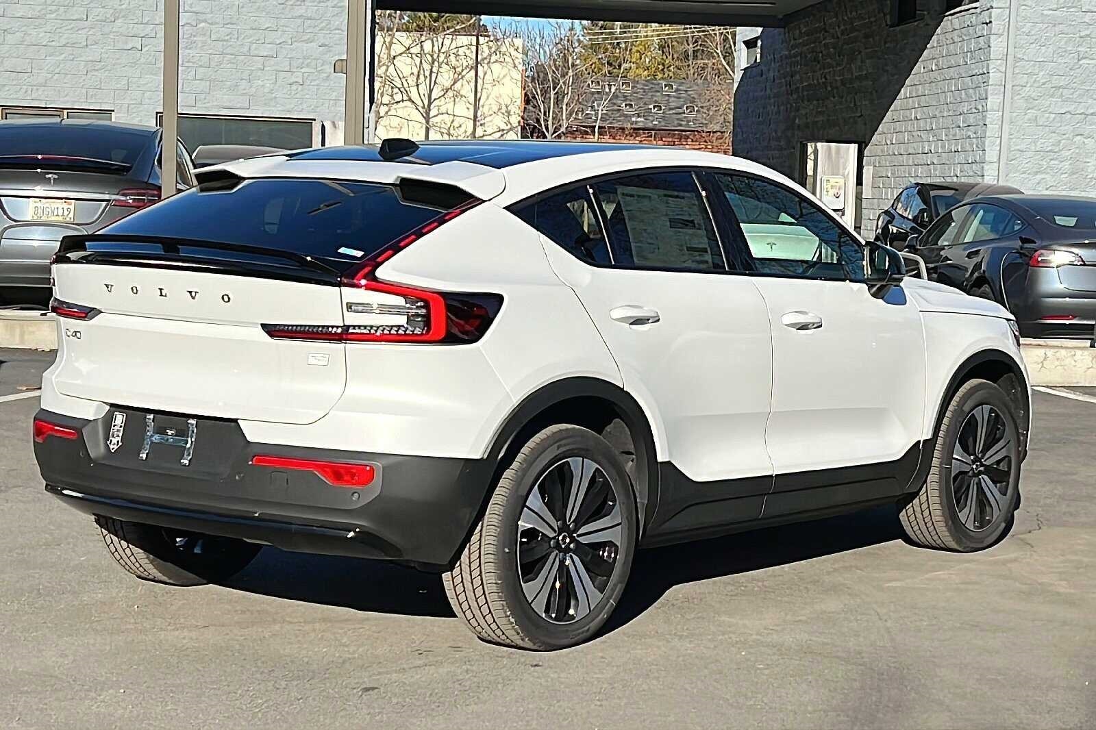 Used 2023 Volvo C40 Plus with VIN YV4ED3GL7P2036260 for sale in Palo Alto, CA