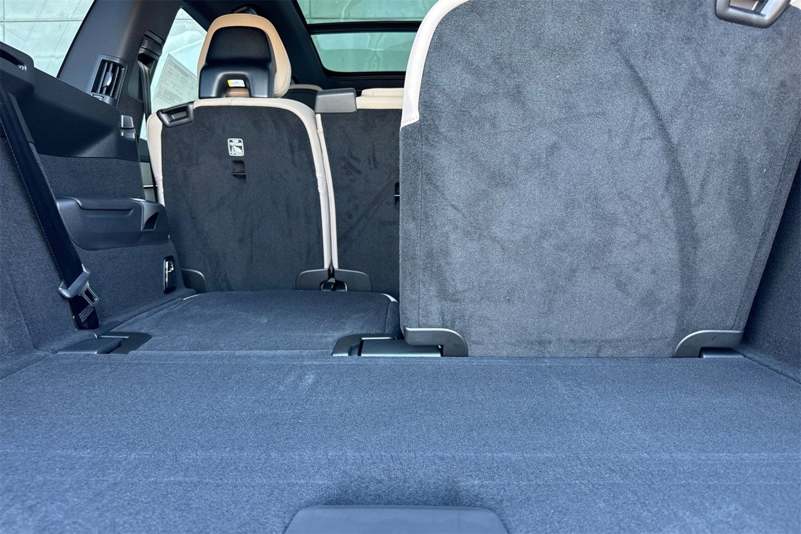 2026 Volvo XC90 Plus - Photo 15