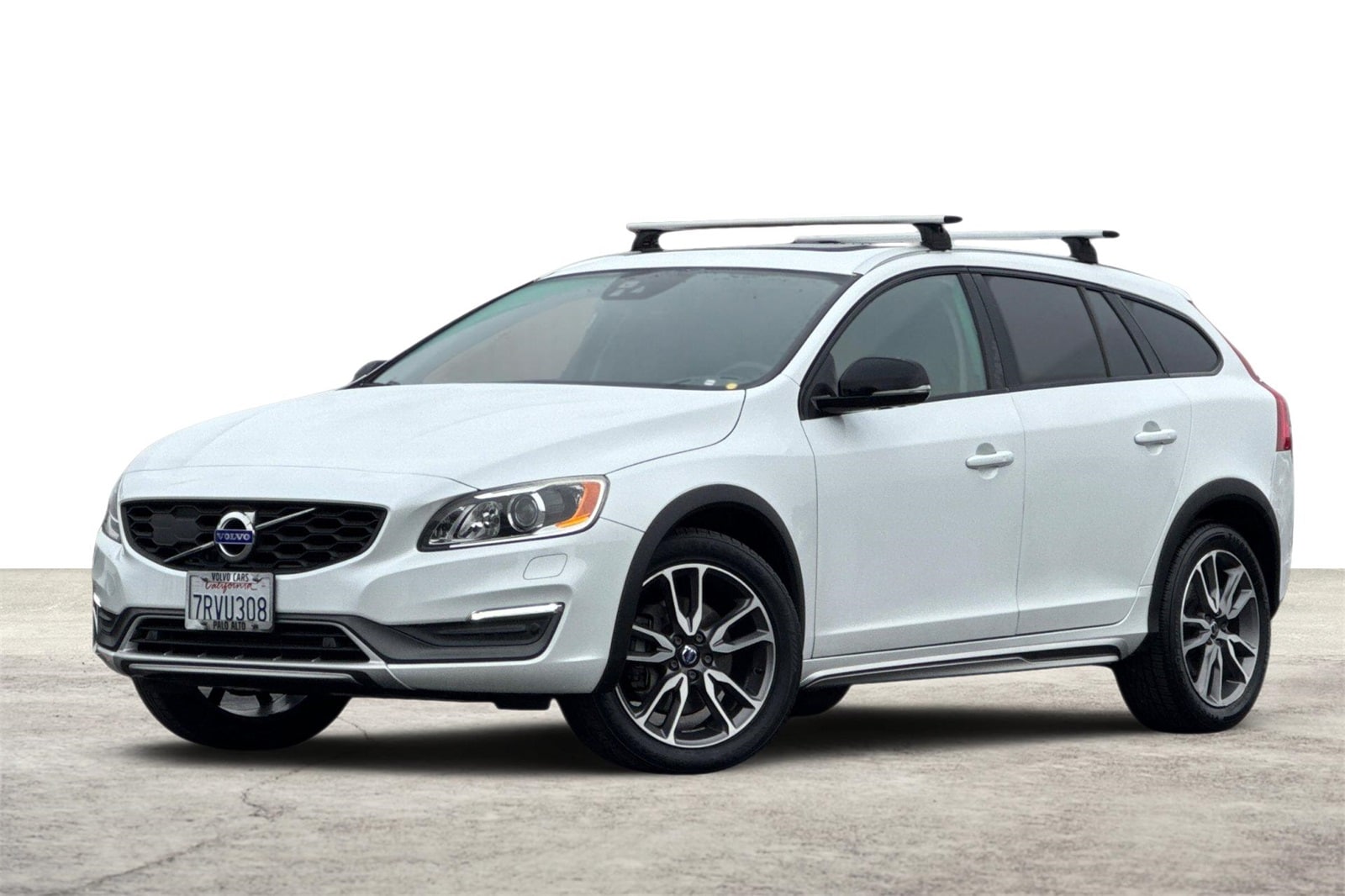 Used 2016 Volvo V60 Platinum with VIN YV4612HM2G1011450 for sale in Palo Alto, CA
