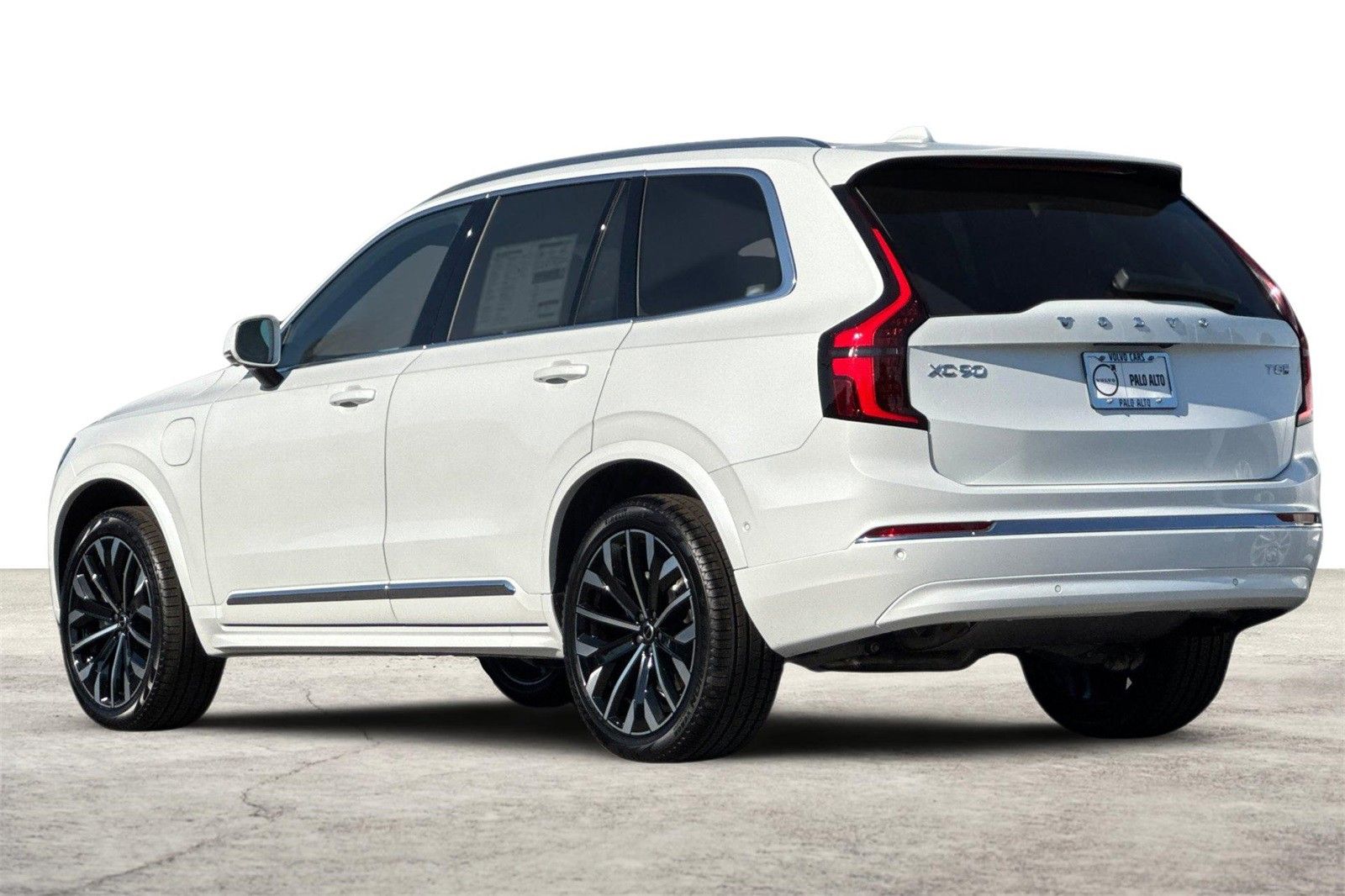 2026 Volvo XC90 Plus - Photo 6