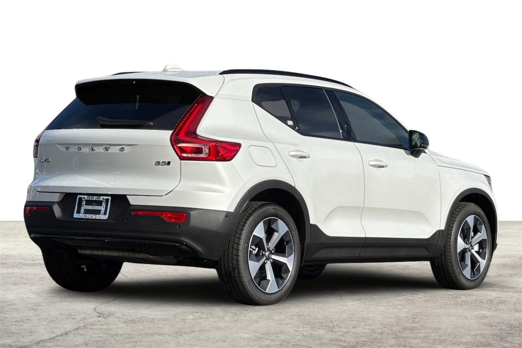 New 2026 Volvo XC40 B5 Plus SUV