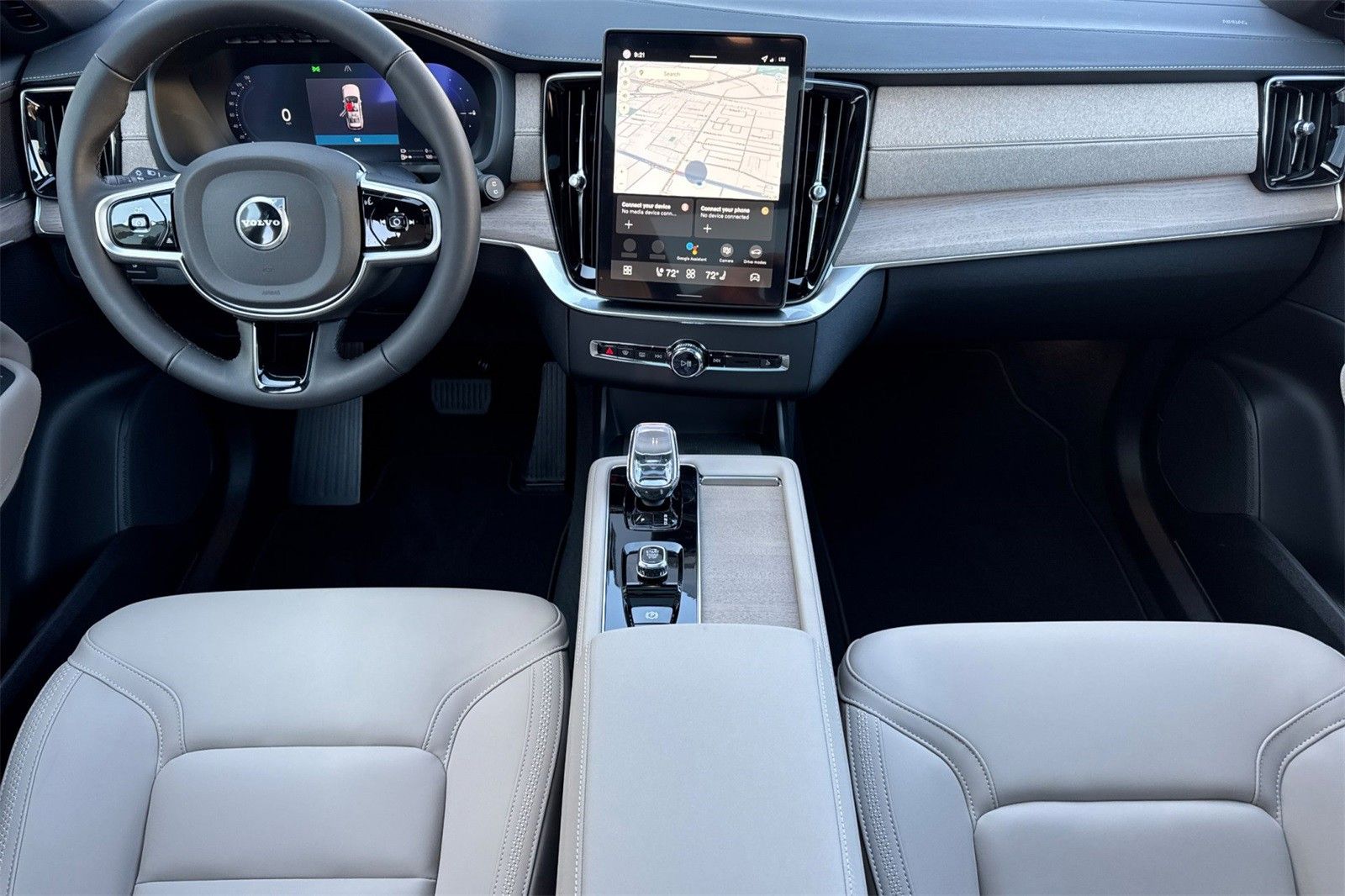 2026 Volvo XC90 Plus - Photo 3