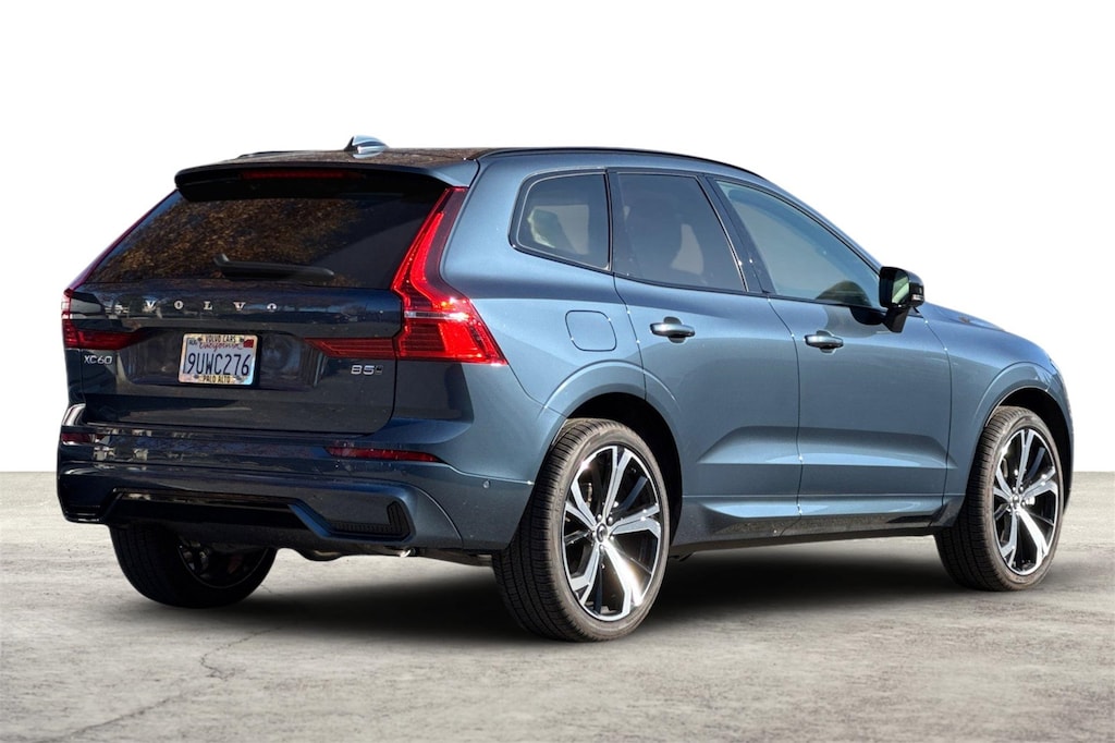 New 2025 Volvo XC60 B5 Ultra SUV