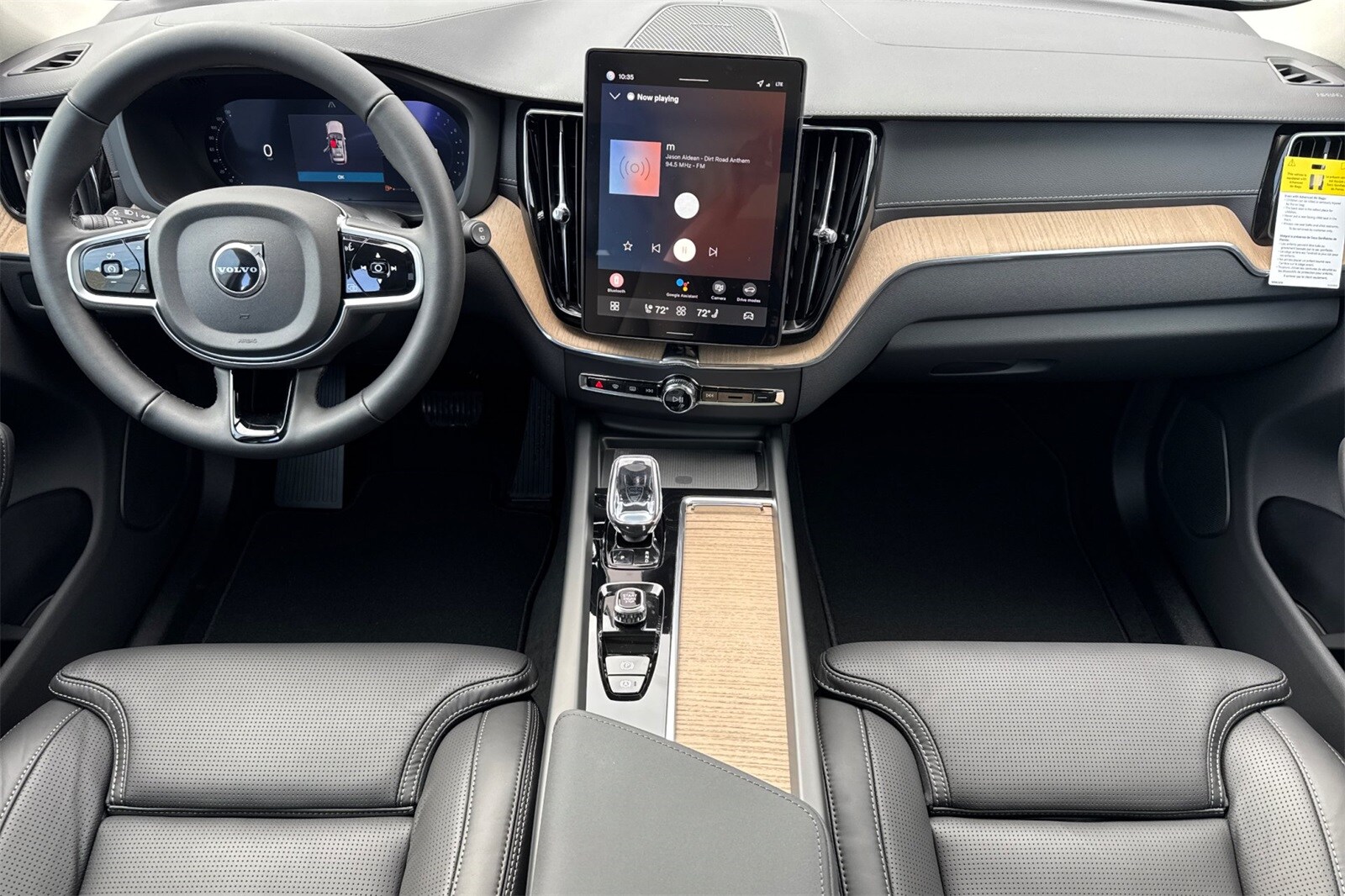 2026 Volvo XC60 B5 photo 3