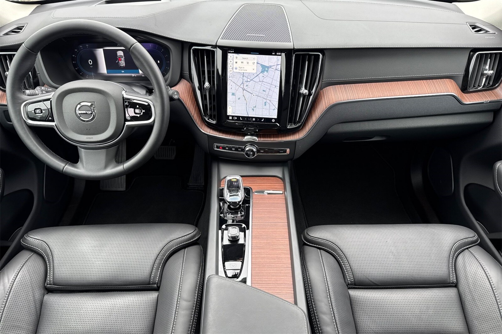 2024 Volvo XC60 B5 Ultimate photo 4