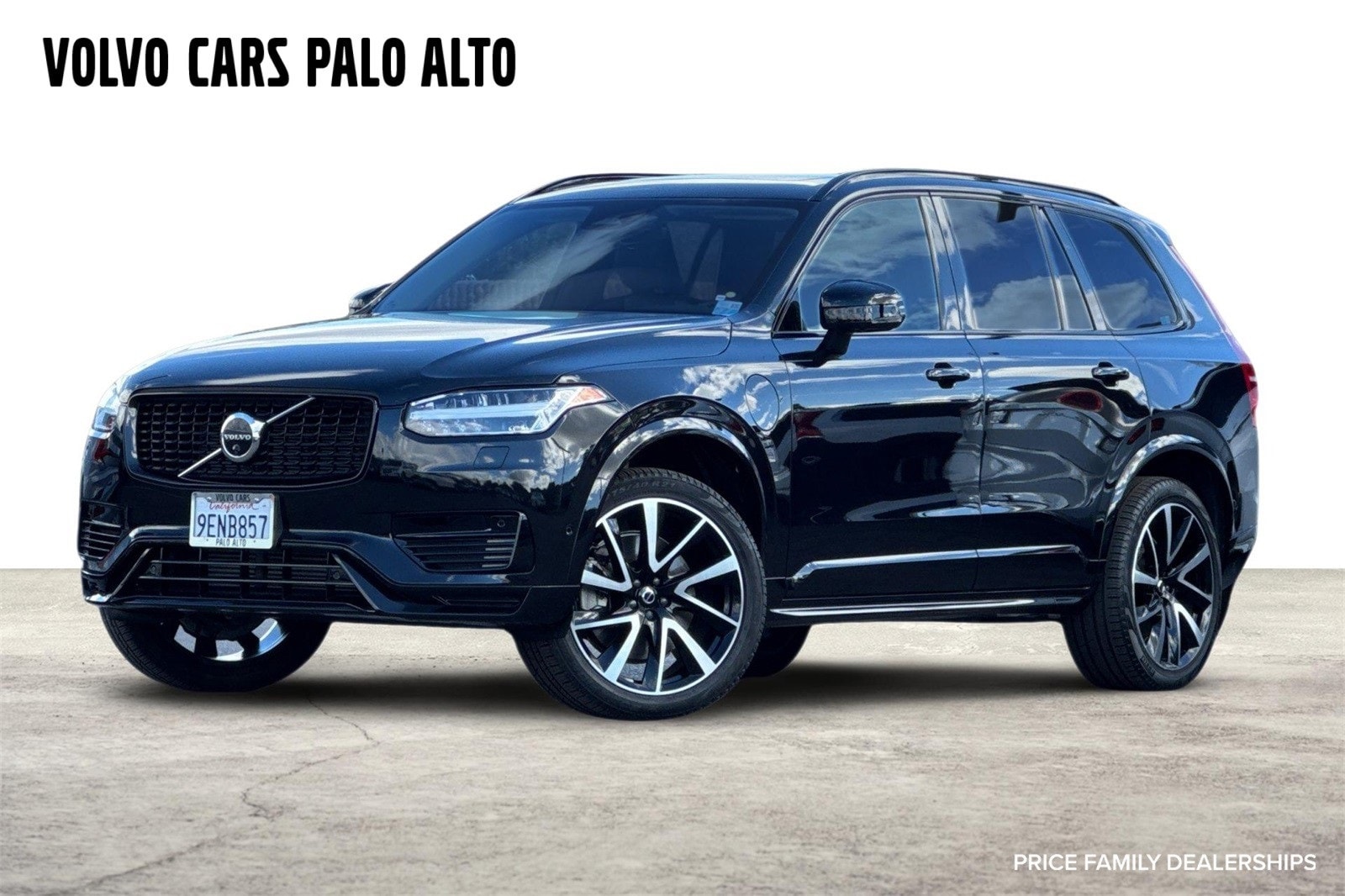 2023 Volvo XC90 Plus's photo