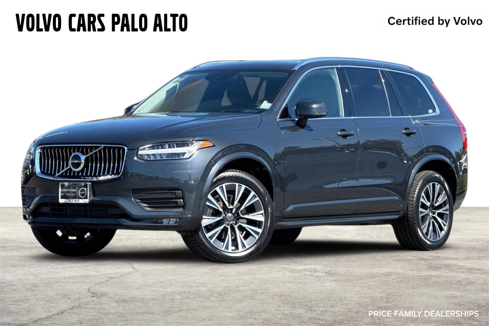 2022 Volvo XC90 Momentum's photo
