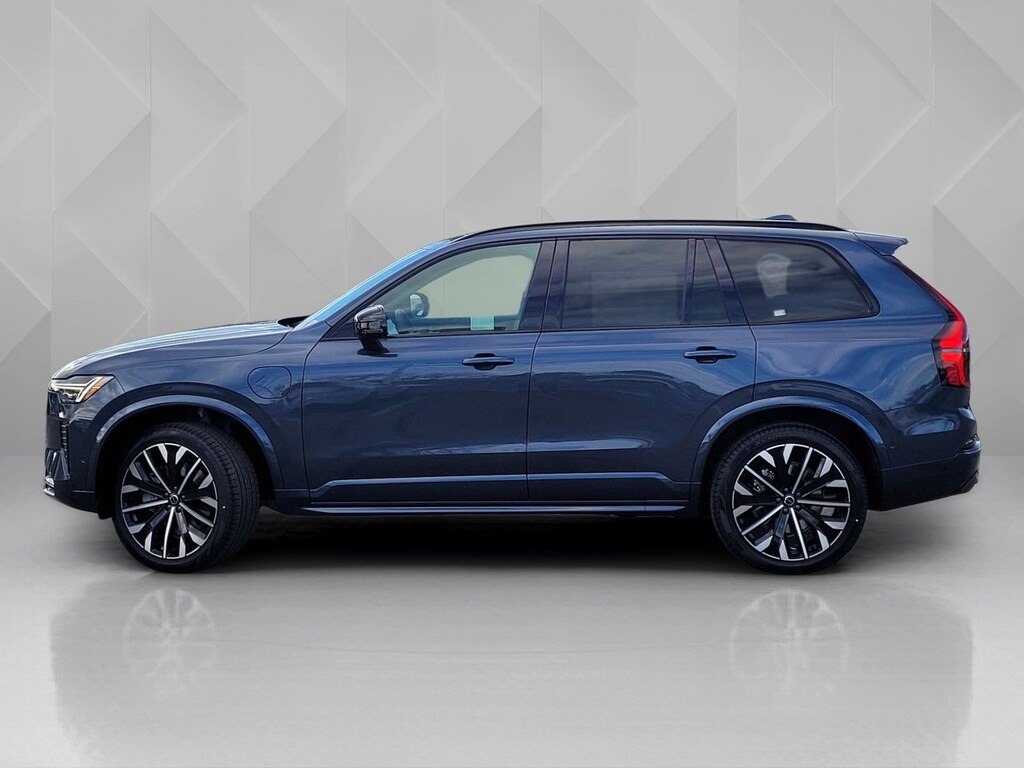 New 2026 Volvo XC90 plug-in hybrid T8 Ultra Dark Theme 7-Seater SUV