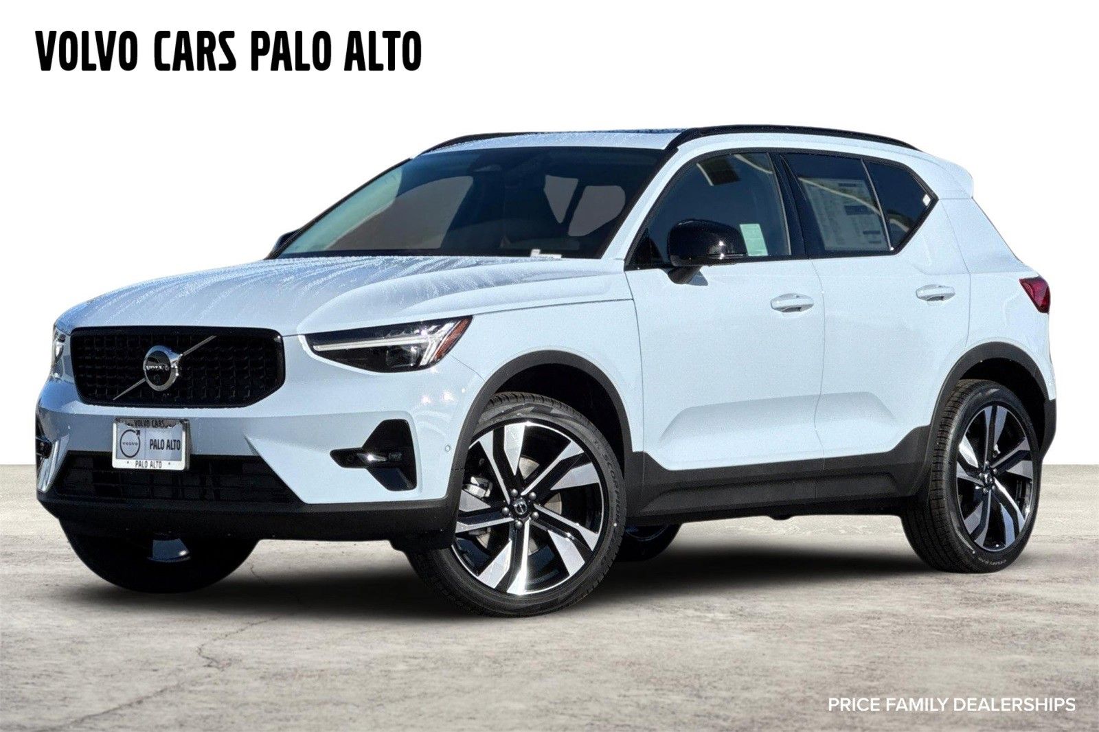 2026 Volvo XC40 B5 Ultra Dark AWD's photo