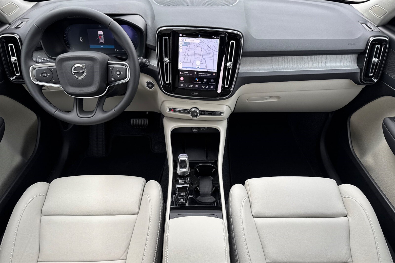 2026 Volvo XC40 Plus photo 3