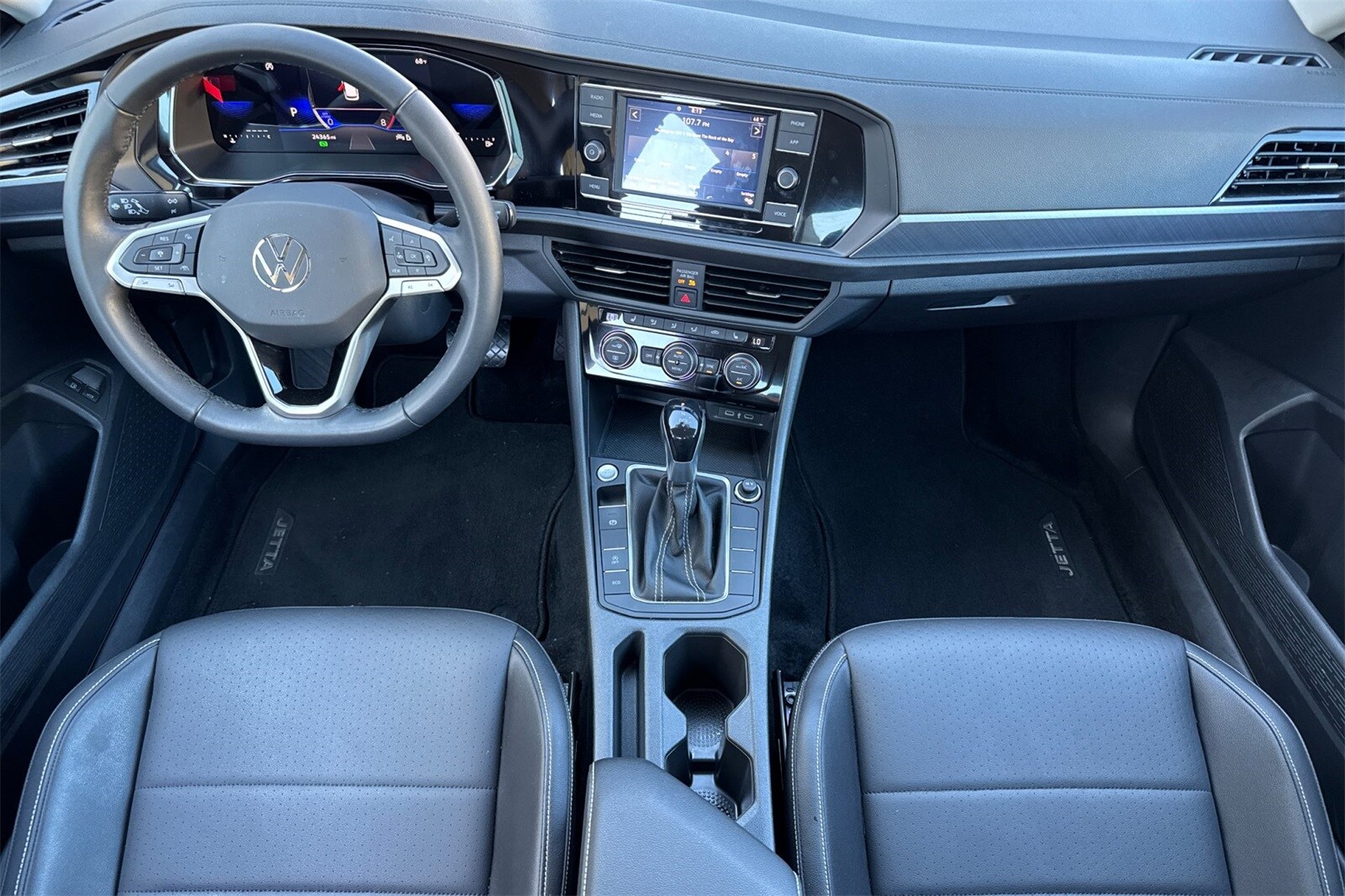 2023 Volkswagen Jetta 1.5T SE photo 4