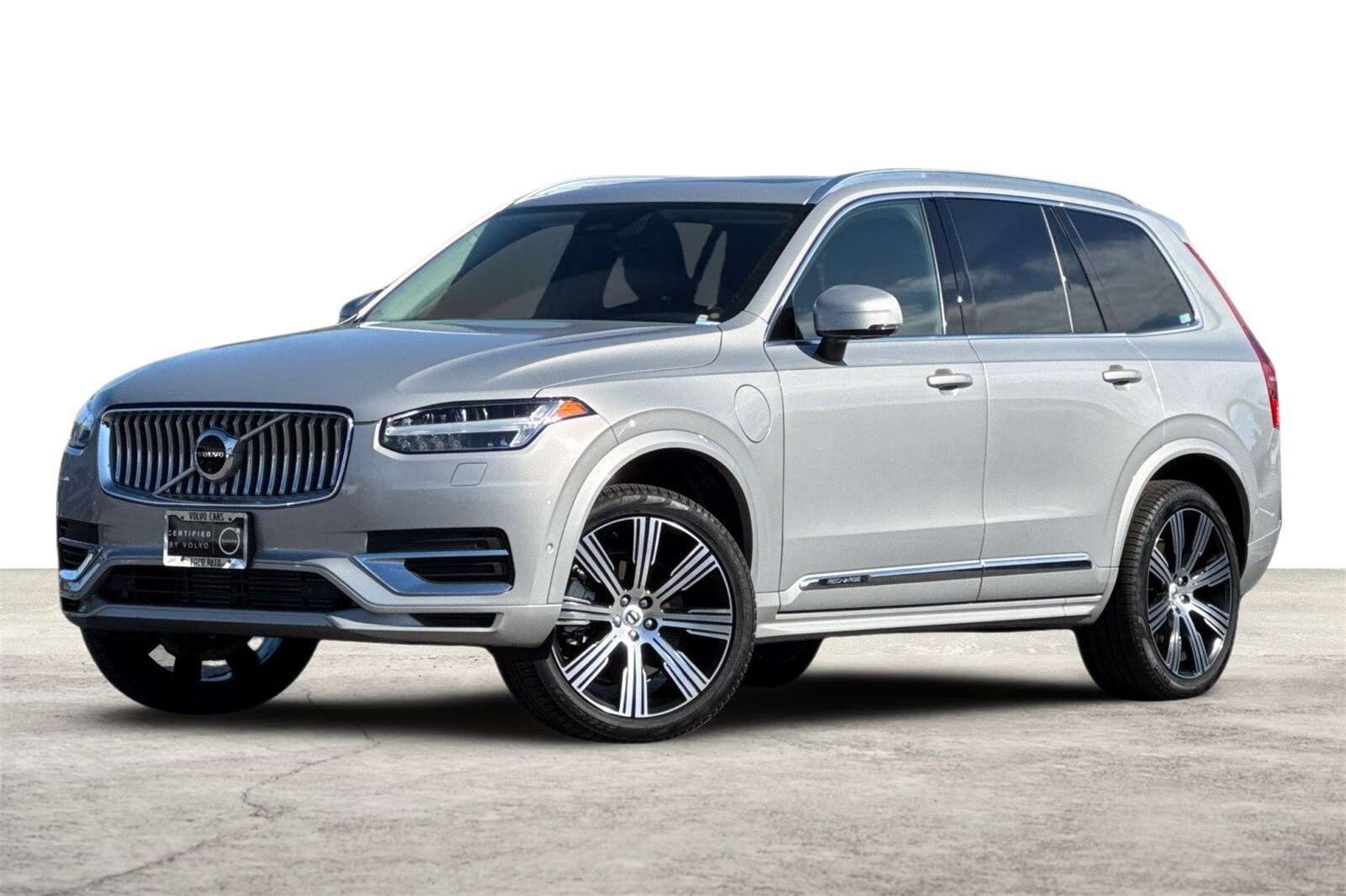 2024 Volvo XC90 T8 Plus photo 2