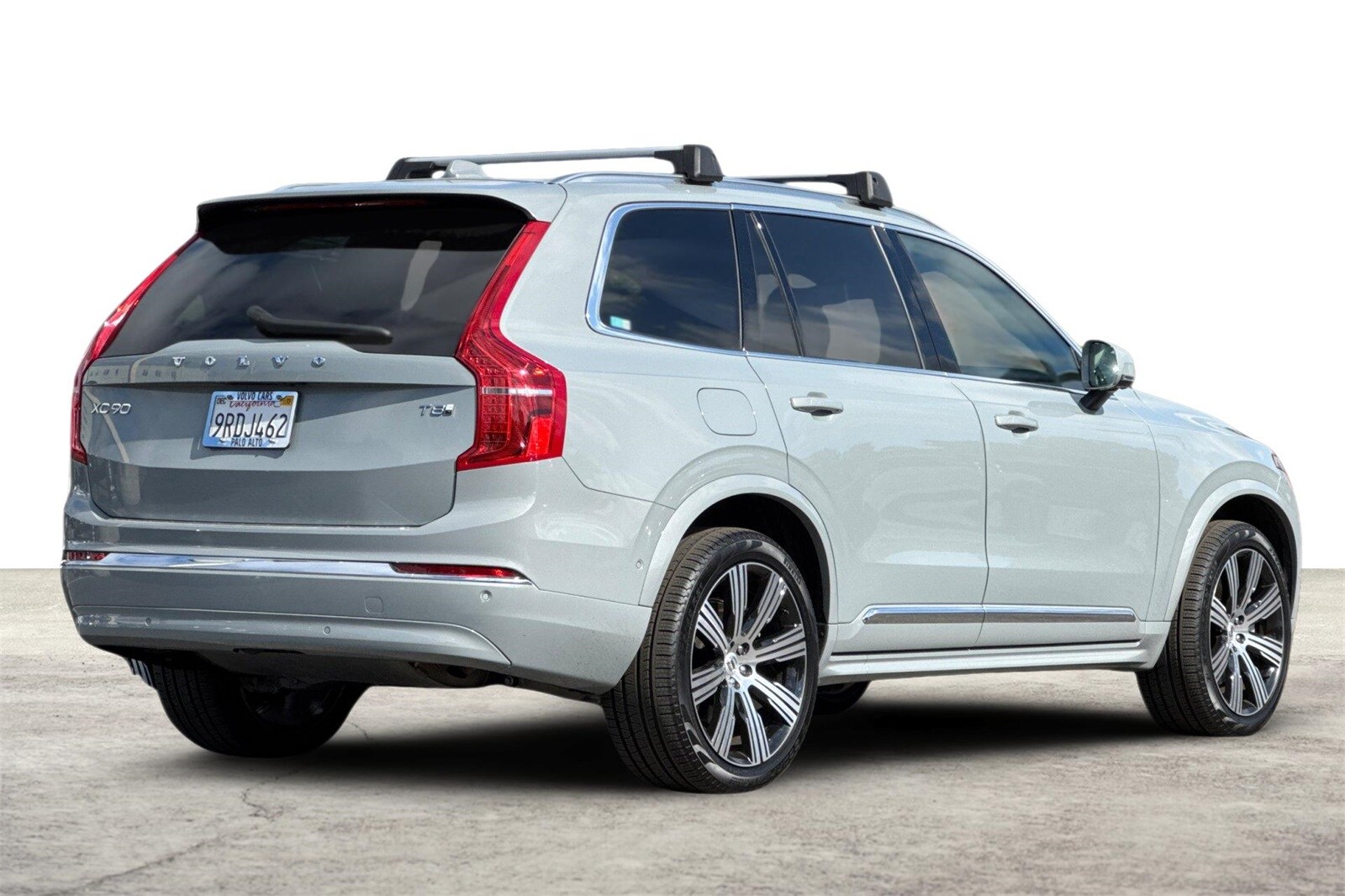 2025 Volvo XC90 T8 Plus photo 3