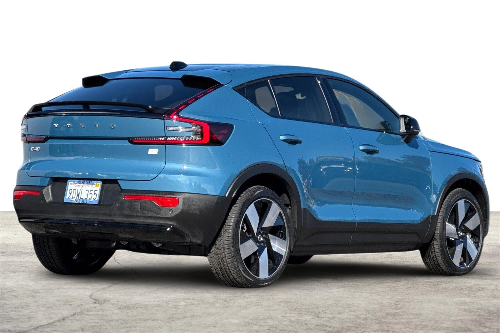 2023 Volvo C40 Recharge Ultimate photo 3