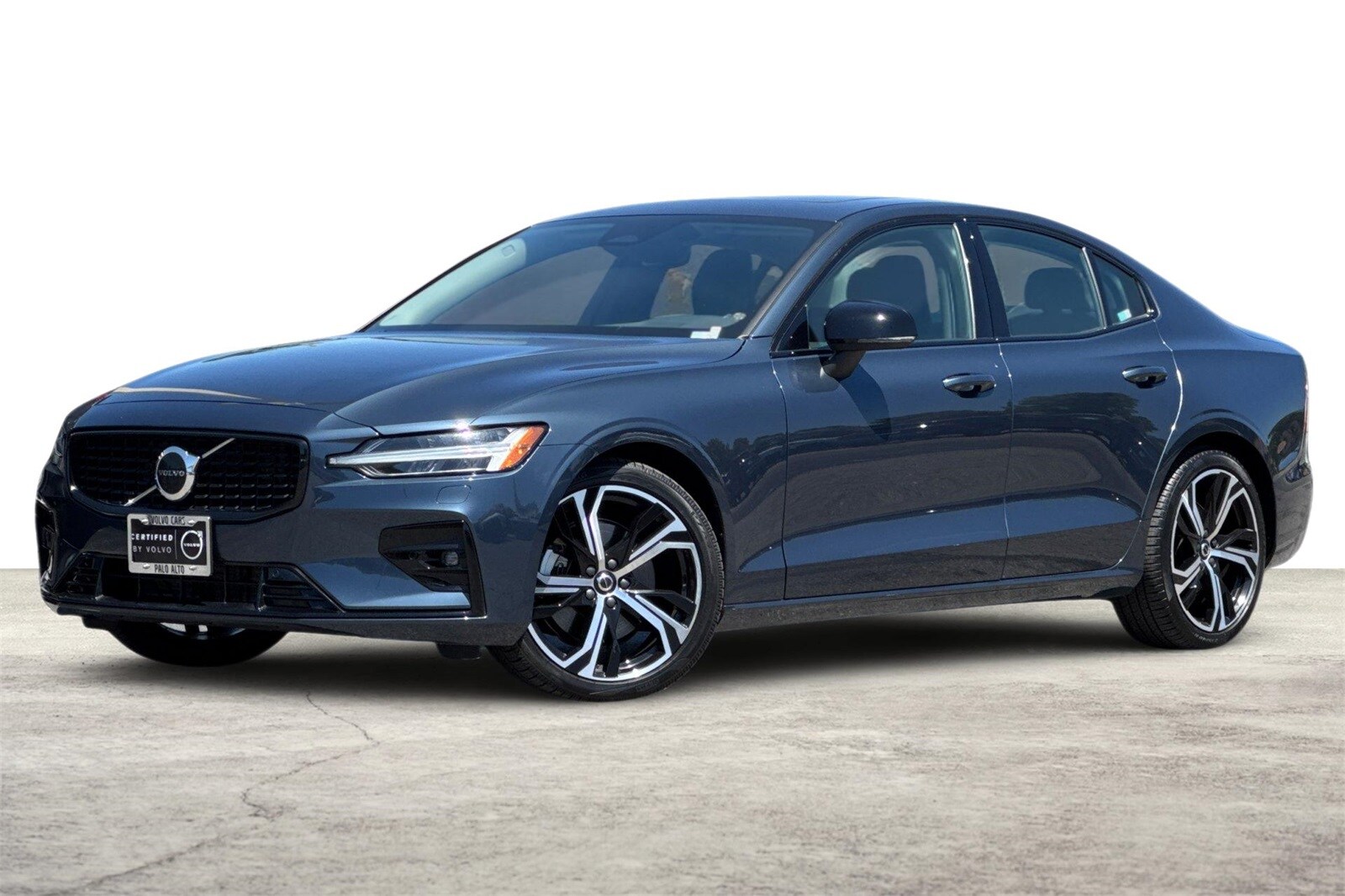 2025 Volvo S60 Core photo 2