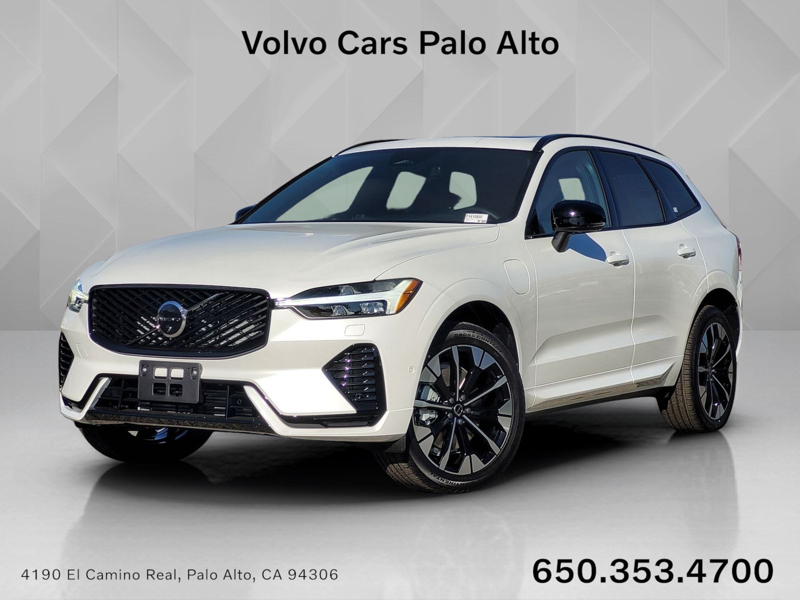 2026 Volvo XC60 T8 Plus Dark AWD's photo