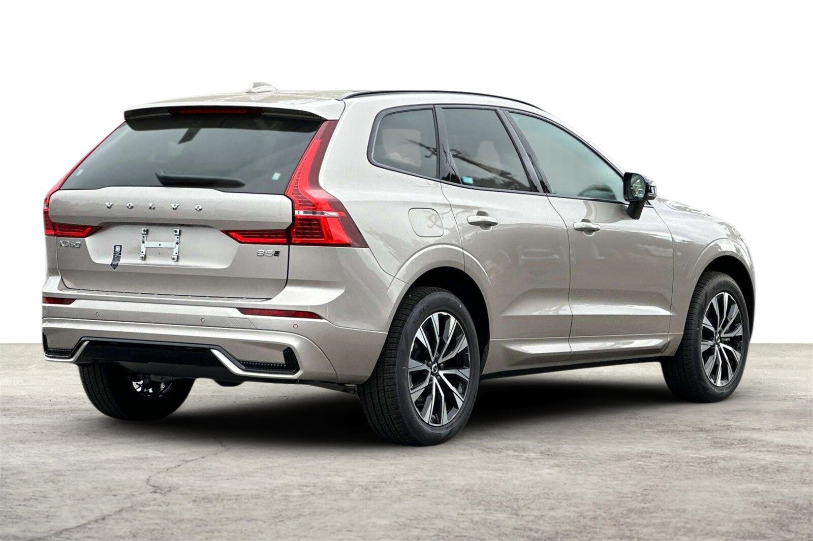 2025 Volvo XC60 B5 Core photo 3