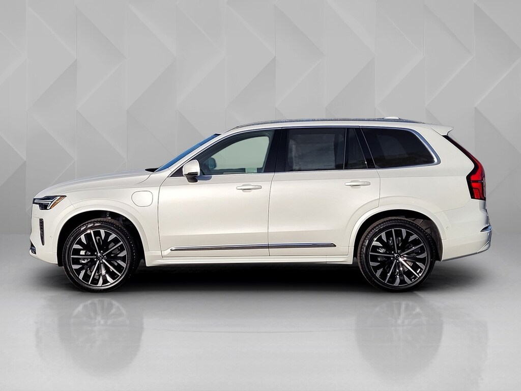 New 2026 Volvo XC90 plug-in hybrid T8 Plus 7-Seater SUV